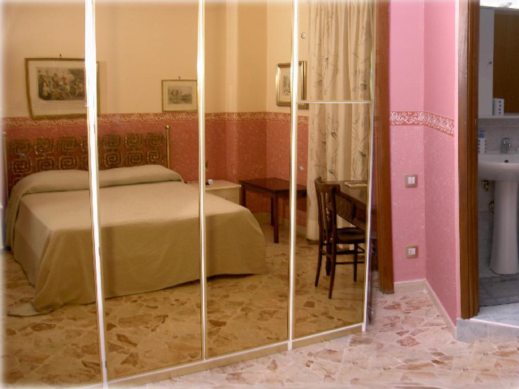 Casa Tina Maugeri Bed & Breakfast Katanya Oda fotoğraf